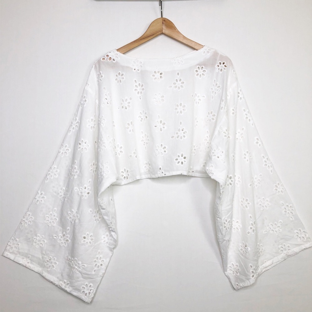 Amable by Mable White eyelet detail, bell sleeve cropped blouse